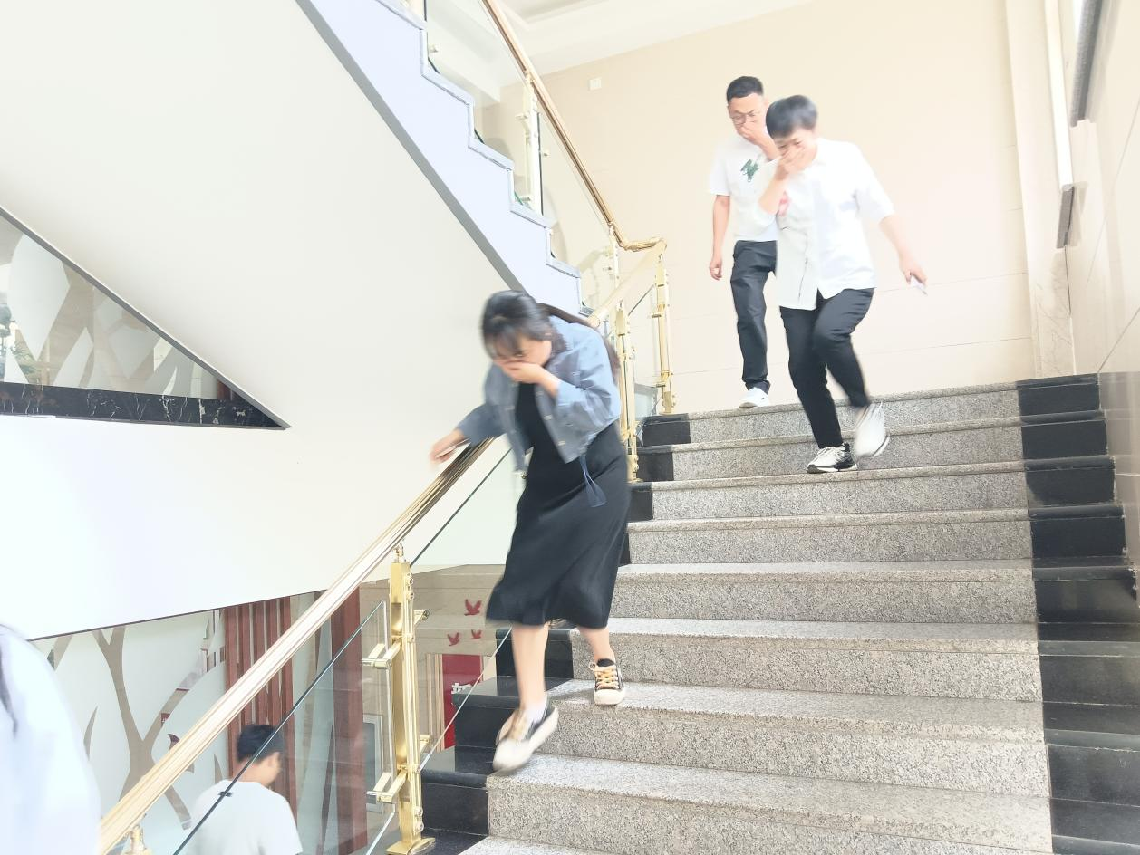 消防演练2.png